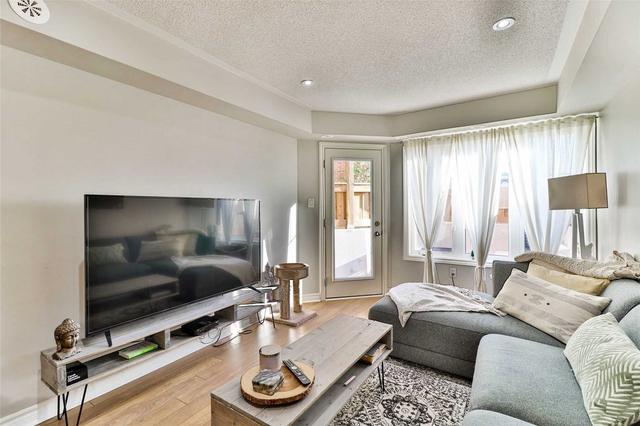1501 - 2420 Baronwood Dr, Townhouse with 2 bedrooms, 2 bathrooms and 1 parking in Oakville ON | Image 7