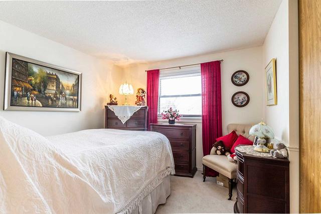 2411 Paula Crt, House detached with 3 bedrooms, 2 bathrooms and 4 parking in Burlington ON | Image 15
