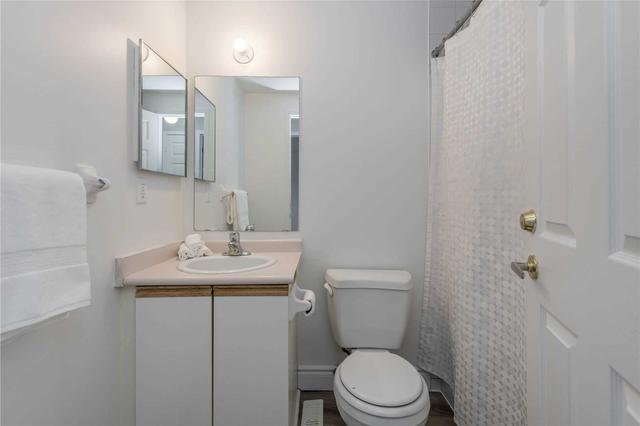 335 St Vincent St, House detached with 3 bedrooms, 2 bathrooms and 5 parking in Barrie ON | Image 2