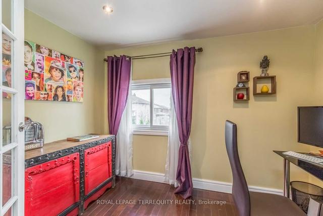 upper - 383 Mcroberts Ave, House detached with 2 bedrooms, 2 bathrooms and 1 parking in Toronto ON | Image 11