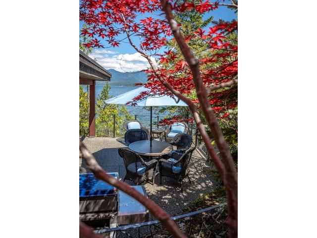285 Kootenay Lake Road, House detached with 3 bedrooms, 4 bathrooms and 2 parking in Central Kootenay E BC | Image 75