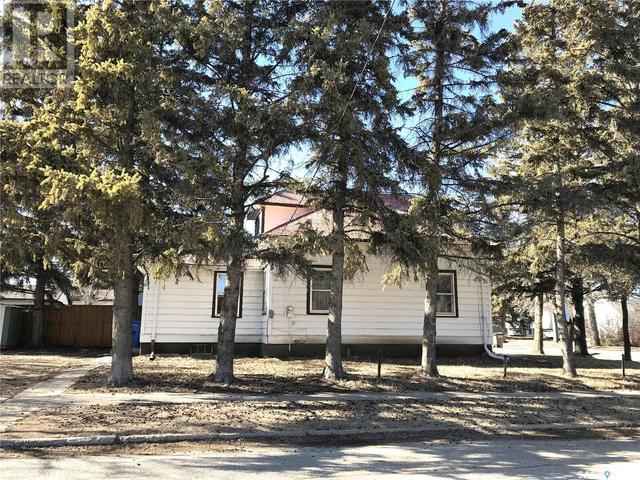 201 Higgins Avenue W, House detached with 3 bedrooms, 1 bathrooms and null parking in Melfort SK | Image 2