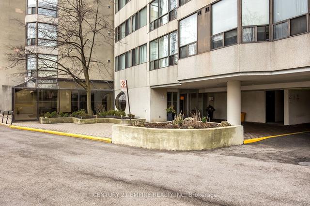 1202 - 200 Robert Speck Pkwy, Condo with 3 bedrooms, 2 bathrooms and 2 parking in Mississauga ON | Image 23