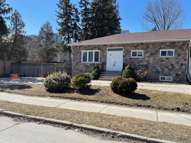 upper - 260b Kenneth Ave, House detached with 3 bedrooms, 1 bathrooms and 2 parking in Toronto ON | Image 1