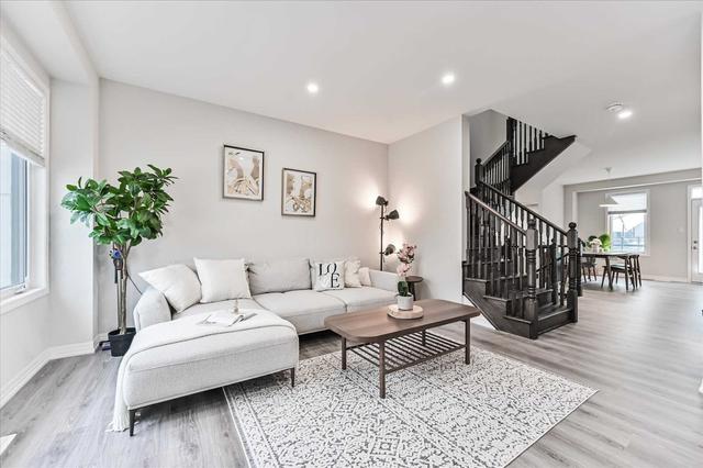 128 Huguenot Rd, Townhouse with 3 bedrooms, 3 bathrooms and 2 parking in Oakville ON | Image 16