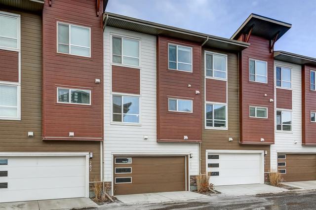 284 Harvest Hills Way Ne, Home with 3 bedrooms, 2 bathrooms and 2 parking in Calgary AB | Image 32