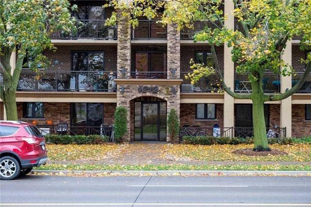 302 - 1212 Fennell Ave E, Condo with 1 bedrooms, 1 bathrooms and 1 parking in Hamilton ON | Image 1