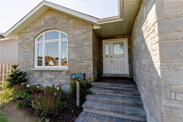 653 Weston Street, House detached with 5 bedrooms, 2 bathrooms and 4 parking in Pembroke ON | Image 2