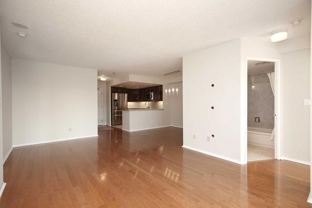 602 - 100 Observatory Lane, Condo with 2 bedrooms, 2 bathrooms and 1 parking in Richmond Hill ON | Image 4