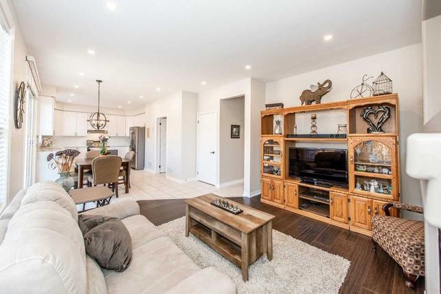 1272 Pepperbush Pl, House detached with 3 bedrooms, 4 bathrooms and 4 parking in Oakville ON | Image 5