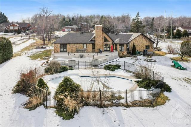 1085 Moffatt Drive, House detached with 4 bedrooms, 4 bathrooms and 10 parking in Ottawa ON | Image 29