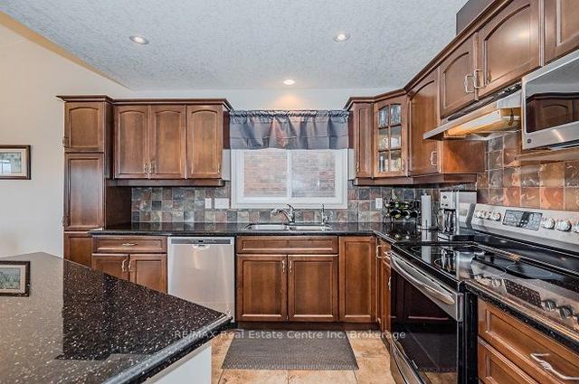 19 Bard Blvd, House detached with 5 bedrooms, 4 bathrooms and 4 parking in Guelph ON | Image 4