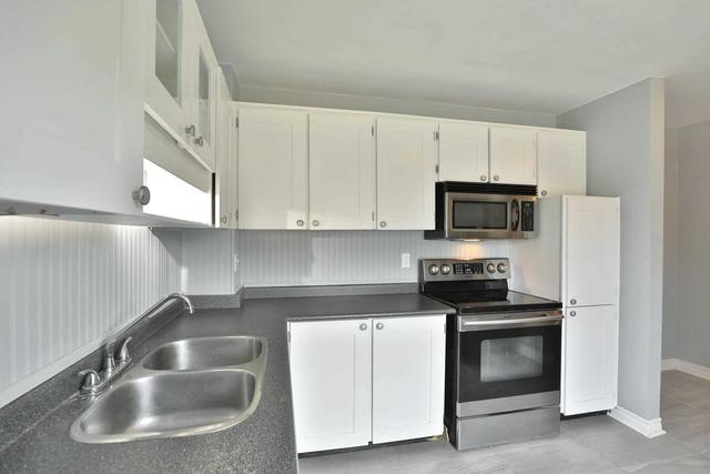 88 - 900 Central Park Dr, Townhouse with 3 bedrooms, 2 bathrooms and 1 parking in Brampton ON | Image 4