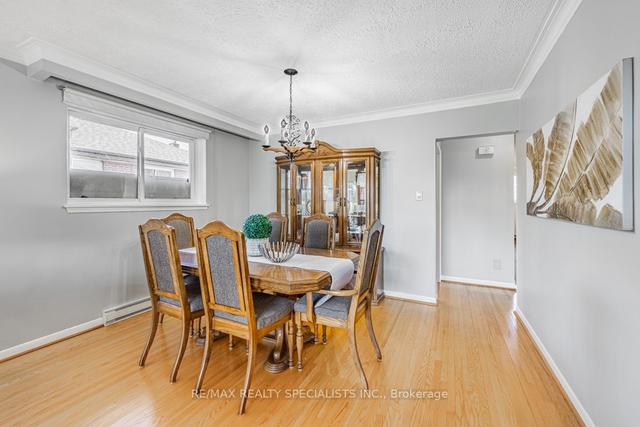 23 Vange Cres, House detached with 3 bedrooms, 2 bathrooms and 4 parking in Toronto ON | Image 5