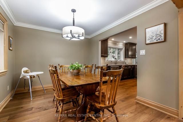 1811 Old Waterdown Rd, House detached with 4 bedrooms, 3 bathrooms and 16 parking in Burlington ON | Image 3