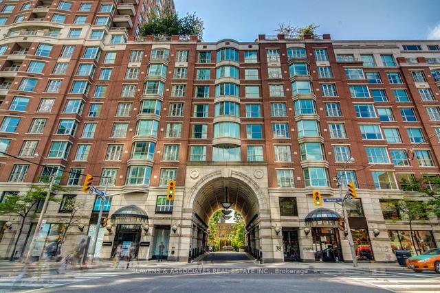 2302 - 38 Avenue Rd, Condo with 3 bedrooms, 5 bathrooms and 8 parking in Toronto ON | Image 1