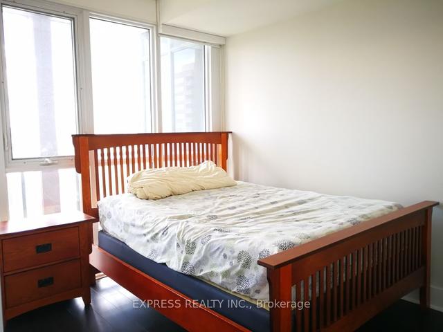 1506 - 32 Davenport Rd, Condo with 2 bedrooms, 2 bathrooms and 1 parking in Toronto ON | Image 11