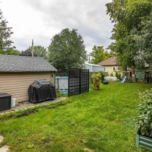 7 Mcmurchy Ave S, House semidetached with 3 bedrooms, 1 bathrooms and 4 parking in Brampton ON | Image 2
