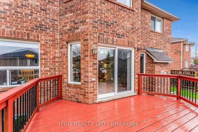 27 Linderwood Dr, House detached with 4 bedrooms, 4 bathrooms and 5 parking in Brampton ON | Image 30