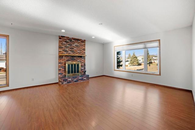 7013 43 Avenue, House detached with 5 bedrooms, 2 bathrooms and 2 parking in Camrose AB | Image 5