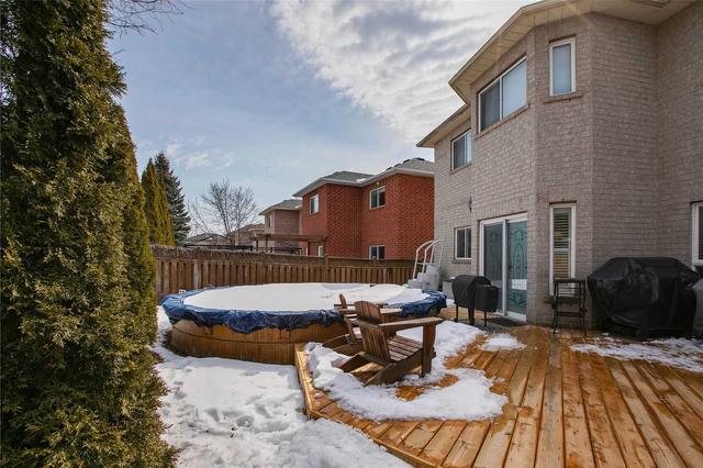 809 Best Circ, House detached with 4 bedrooms, 3 bathrooms and 6 parking in Newmarket ON | Image 19