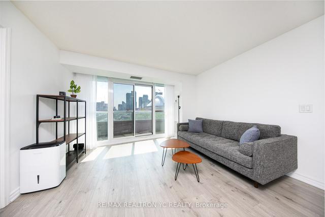 808 - 25 Lower Simcoe St, Condo with 2 bedrooms, 2 bathrooms and 1 parking in Toronto ON | Image 12