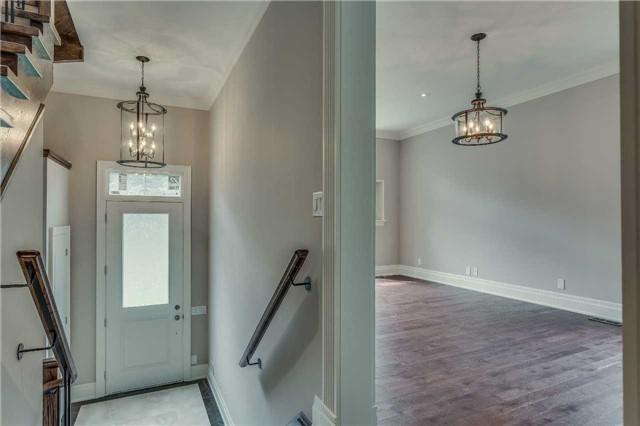 109 Burncrest Dr, House detached with 4 bedrooms, 5 bathrooms and 2 parking in Toronto ON | Image 9