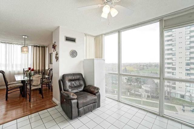 702 - 350 Webb Dr, Condo with 2 bedrooms, 2 bathrooms and 2 parking in Mississauga ON | Image 4