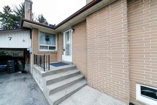 7 Barford Rd, House detached with 3 bedrooms, 1 bathrooms and 3 parking in Toronto ON | Image 3