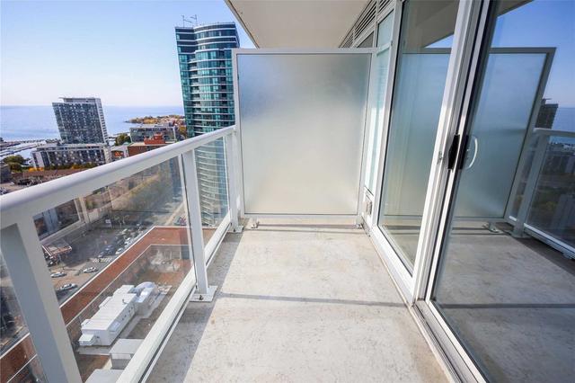 2815 - 17 Bathurst St, Condo with 3 bedrooms, 2 bathrooms and 1 parking in Toronto ON | Image 16