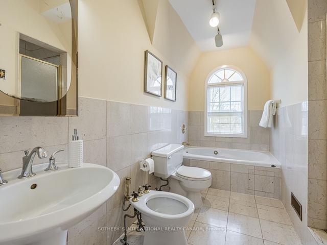 90b Shaftesbury Ave, House semidetached with 3 bedrooms, 4 bathrooms and 1 parking in Toronto ON | Image 10