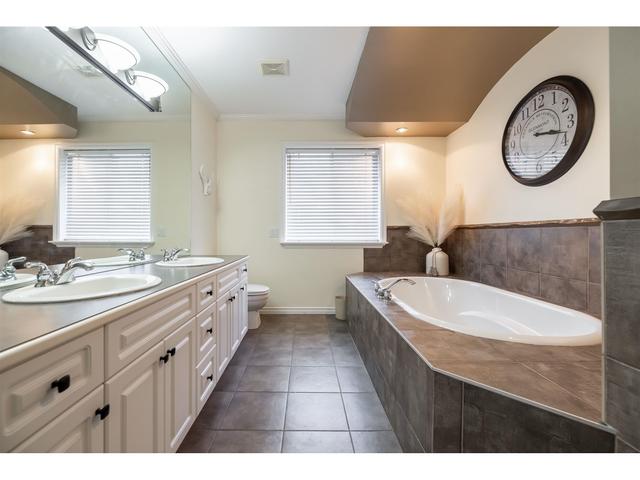 21073 44a Avenue, House detached with 6 bedrooms, 4 bathrooms and 4 parking in Langley BC | Image 28