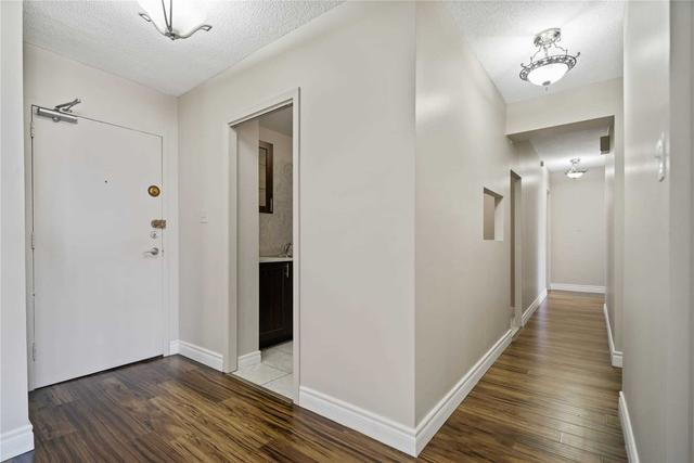 1907 - 340 Dixon Rd, Condo with 3 bedrooms, 2 bathrooms and 1 parking in Toronto ON | Image 20
