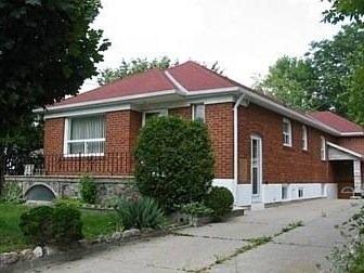 (upper) - 23 John St S, House detached with 3 bedrooms, 1 bathrooms and 2 parking in Mississauga ON | Image 1