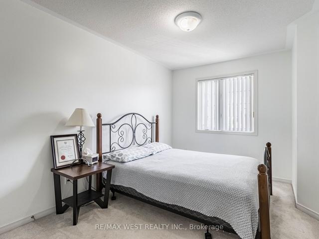 50 Honeyview Tr, House attached with 3 bedrooms, 4 bathrooms and 3 parking in Brampton ON | Image 8