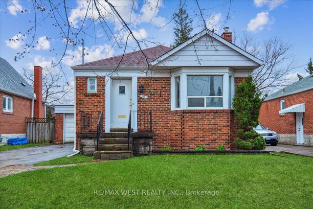 41 Boyd Ave, House detached with 2 bedrooms, 1 bathrooms and 3 parking in Toronto ON | Image 1