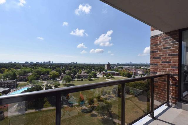 1106 - 45 Sunrise Ave, Condo with 2 bedrooms, 1 bathrooms and 1 parking in Toronto ON | Image 17