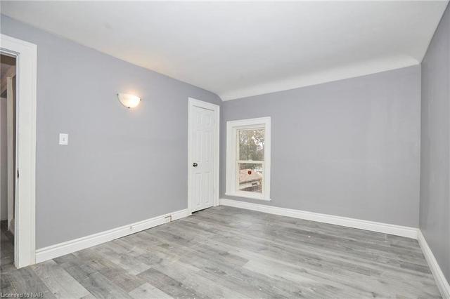 88 Emilie St, House detached with 3 bedrooms, 2 bathrooms and 2 parking in Brantford ON | Image 3