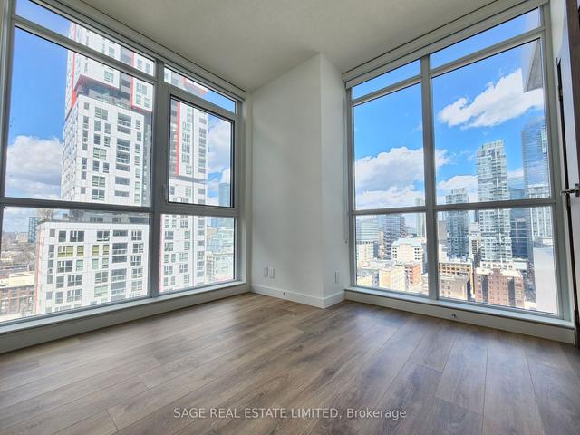 2201 - 38 Widmer St, Condo with 2 bedrooms, 1 bathrooms and 0 parking in Toronto ON | Image 5