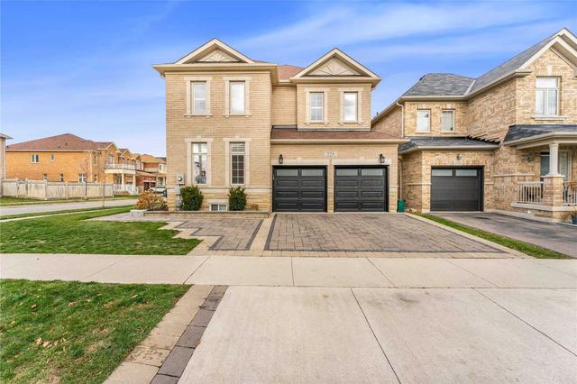 574 Gardenbrook Ave, House detached with 4 bedrooms, 5 bathrooms and 5 parking in Oakville ON | Card Image
