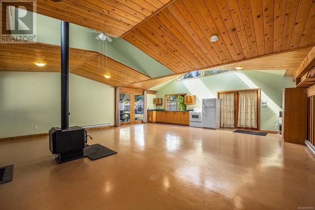 8185 Island Hwy S, House detached with 4 bedrooms, 4 bathrooms and 6 parking in Comox Valley A BC | Image 92