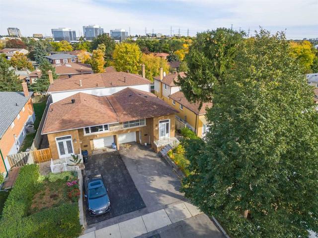 55 Mentor Blvd, House semidetached with 4 bedrooms, 3 bathrooms and 5 parking in Toronto ON | Image 12