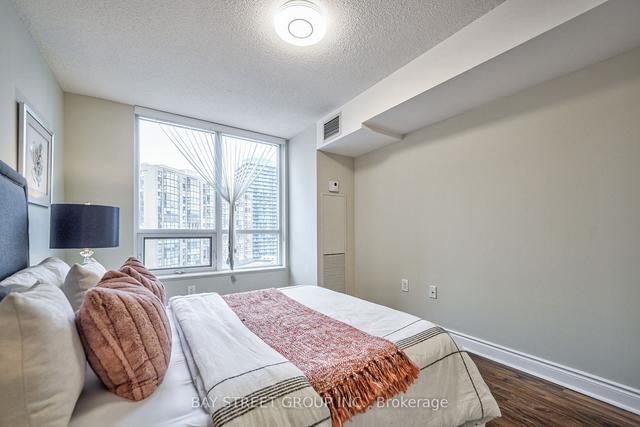 1019 - 500 Doris Ave, Condo with 2 bedrooms, 2 bathrooms and 1 parking in Toronto ON | Image 7