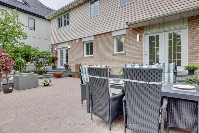513 Maplehurst Ave, House detached with 4 bedrooms, 3 bathrooms and 5 parking in Oakville ON | Image 32