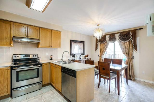 Upper - 23 Trasure Dr, House detached with 4 bedrooms, 3 bathrooms and 3 parking in Brampton ON | Image 8