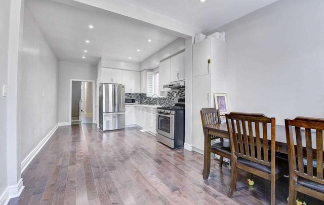 295 Clinton St, House attached with 5 bedrooms, 3 bathrooms and 1 parking in Toronto ON | Image 3