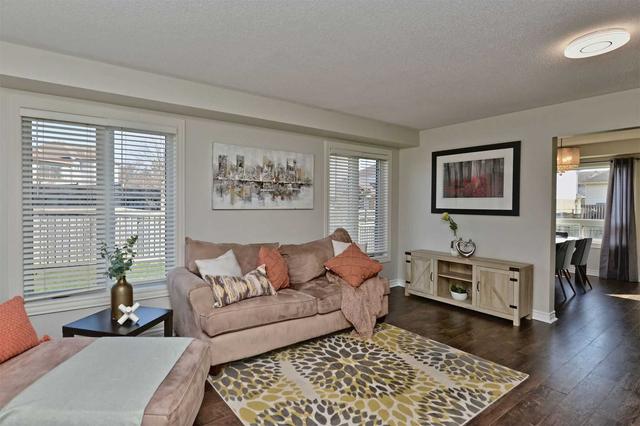 60 Greengrove Way, Condo with 3 bedrooms, 3 bathrooms and 2 parking in Whitby ON | Image 12