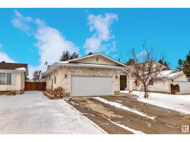 8312 181 St Nw, House detached with 4 bedrooms, 2 bathrooms and 4 parking in Edmonton AB | Image 2