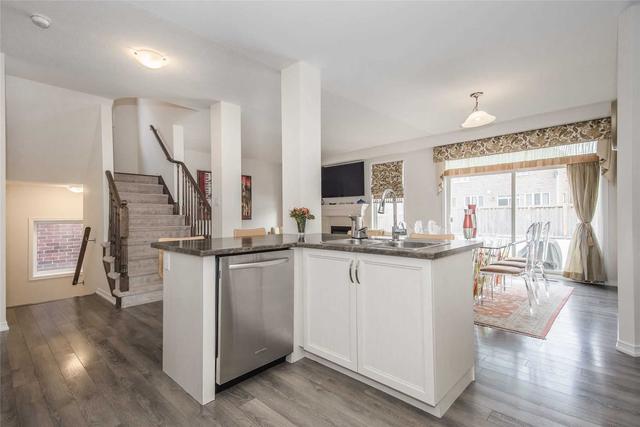 41 Burgess Cres, House detached with 4 bedrooms, 4 bathrooms and 4 parking in Brantford ON | Image 5