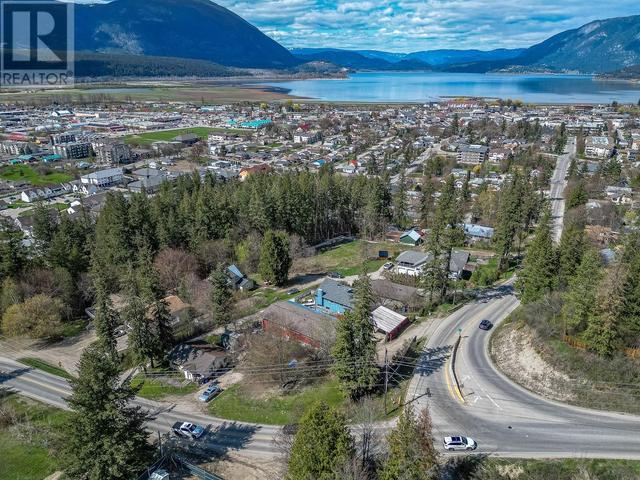 451 10 Avenue, House detached with 2 bedrooms, 1 bathrooms and 4 parking in Salmon Arm BC | Image 14
